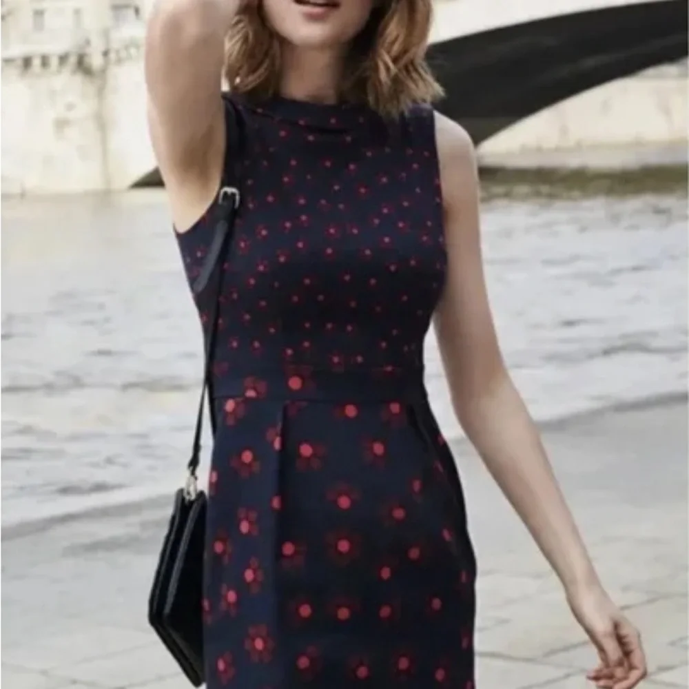 NEW Boden Martha Fitted Dress. Navy with red geometric flowers. - Picture 2 of 11